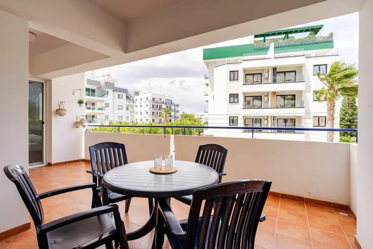 Carisa Downtown With Rooftop Pool 拉纳卡 外观 照片