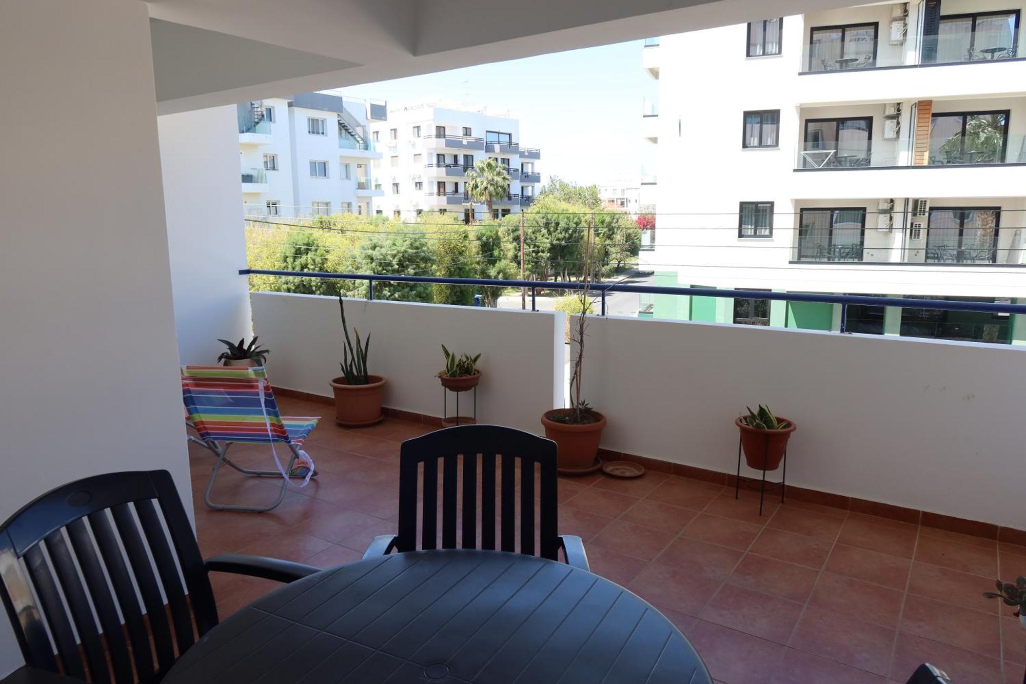 Carisa Downtown With Rooftop Pool 拉纳卡 外观 照片